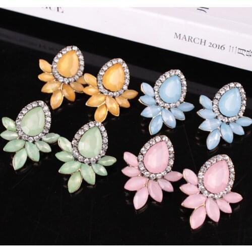 CHUNSHI EMO Korean Version Personality Flower Shaped Diamond Earrings Fresh Leaf Pearl Jewelry New Wholesale Leaf Drop Ear Hook