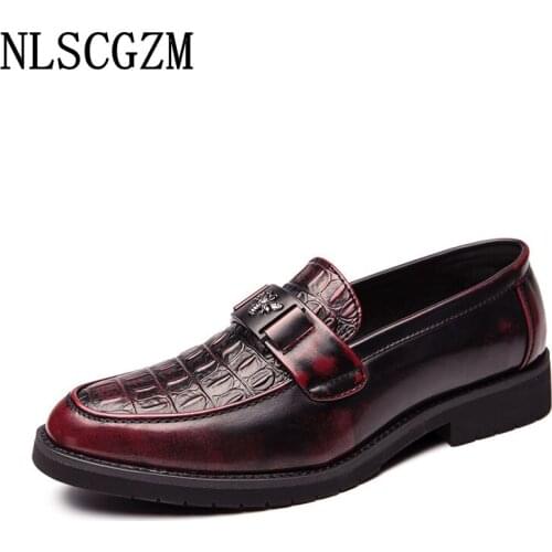 Italian Wedding Dress Formal Shoes Men Business Suit Oxford Shoes for Men Coiffeur Office 2021 Mens Dress Shoes Loafers Zapatos