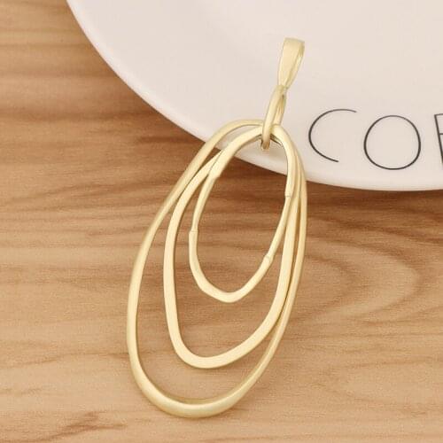 2 Pieces Large Matt Gold Irregular 3 Circles Charms Pendants for Necklace Jewellery Making Accessories 84x34mm