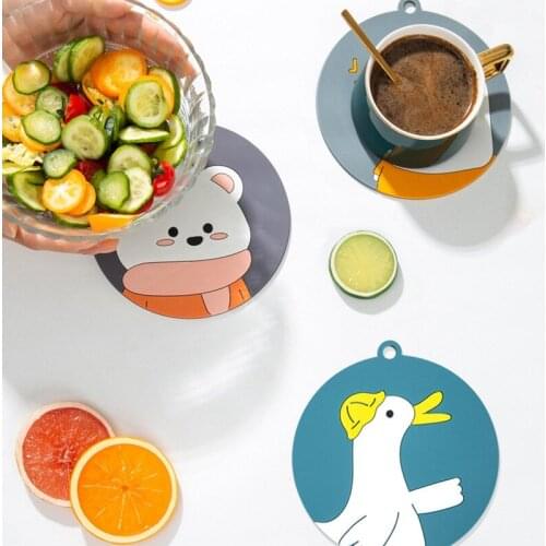 1 Pack of 6 Pieces of Soft Plastic Insulated Placemats Cups and Bowl Mats Home Decoration Durable Cartoon Coasters