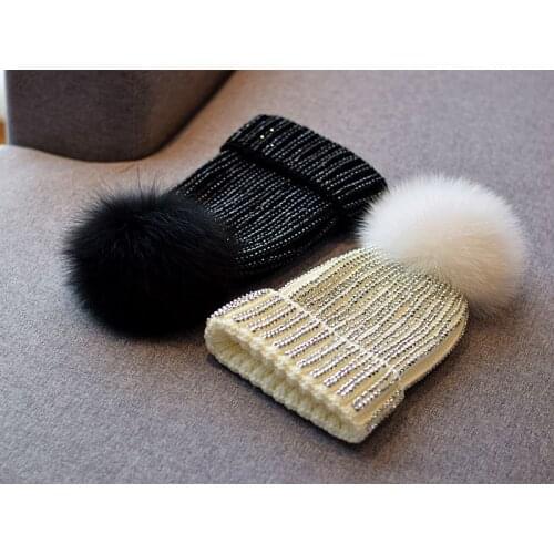 202011-shi8711 winter warm Diamond Fashion Raccoon fur pompon street lady Skullies Beanies cap women outdoor leisure hat