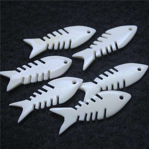 2pcs nature bone beads carving black fish shapes size 40mm top fashion beads accessories diy beads for charm pendants making