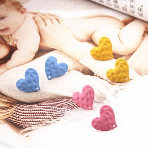 DIY handmade jewelry accessories small fresh spray paint love wild earrings diy material pendant