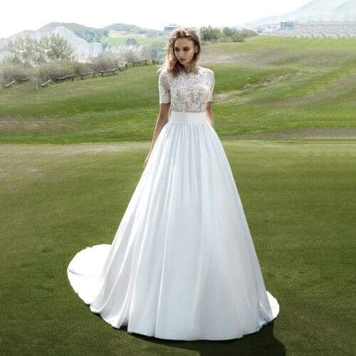 O-neck Short Sleeves Nude Top with Lace Applique A-line Wedding Dress Crystals Satin Garden Bridal Dress vestiti da sposa