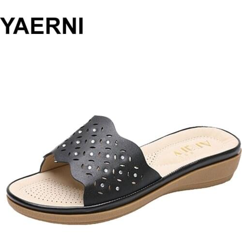 YAERNI Shoes Low Womans Slippers Fretwork Heels Glitter Slides Shale Female Beach Big Size 2021 Jelly Sabot Flat Soft Crystal