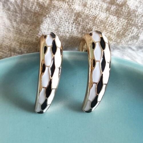 Ins New Gold Black White Enamel Geometric Piercing Earrings Korean Fashion Hip-hop Party Jewelry Bijoux Earring