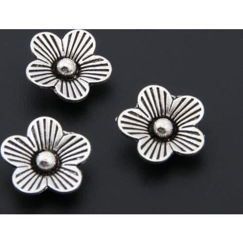 30pcs Silver Color Flower Shaped Flower Beads Charms Nature Pendant Bracelet Necklaces Jewelry Supplies A3339