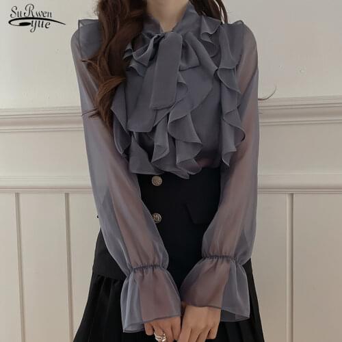 Autumn 2021 Fashion Womens Gold Velvet Bottom Shirt Long Sleeve Womens Shirts V Collar Lace Splicing Office Lady Shirt 12057