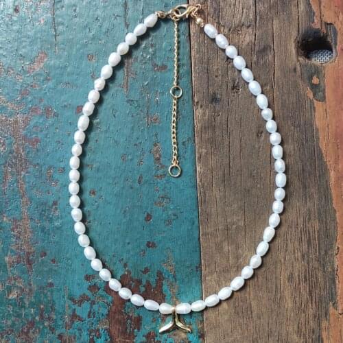 Fashionable exquisite natural freshwater pearl necklace high-quality small pearls short accessories daily wear for girls 2020