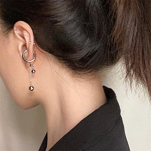 AOMU Fashion Simple Gradient Small Ball Thin Chain Metal Silver Color No Piercing Ear Bone Clip for Women Party Autumn Winter