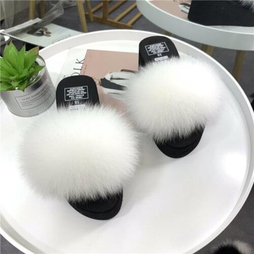 New Arrivals Fashion Ladies Luxury Fluffy Fur Slippers Ladies Indoor Warm Fox Fur Ball Slippers