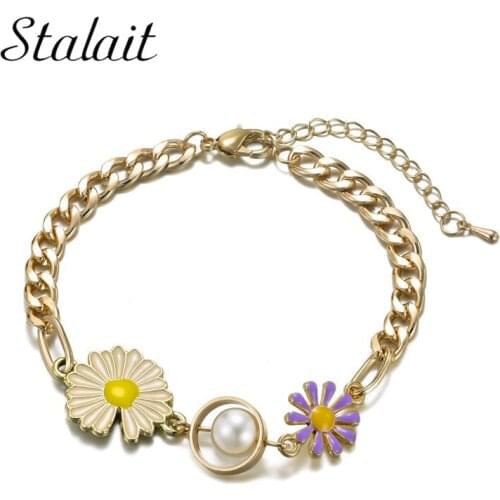 Golden Luxury Designer Charms For Bracelets Jewelry Painted Oil Daisy Chrysanthemum Round Pearl Bracelet Infin Bracelet Gold