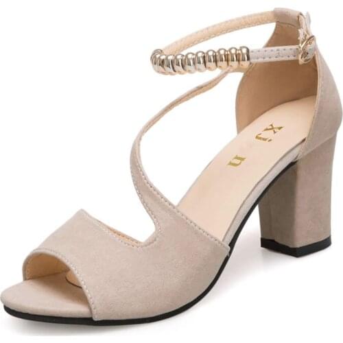 2019 summer new word buckle Roman thick with sandals female Korean casual high heels beaded fish mouth female sandals