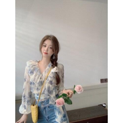 Leaf Fashionable lotus sweet chiffon shirt new style womens foreign style small shirt broken flower V-neck transparent yarn top