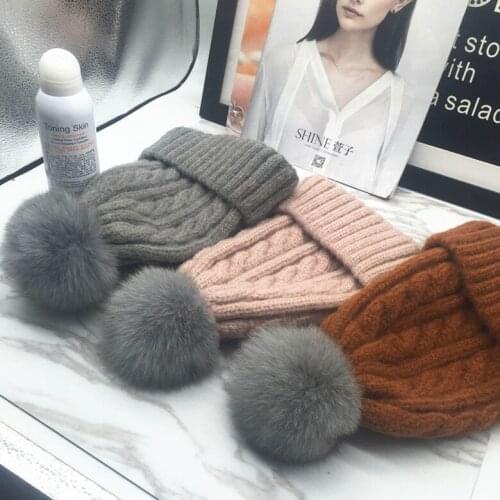 Winiter Lady Warm Knitted Beanies Cap Real Fox Fur Pom pom Hat Women Casual Twist Cable Pattern Wool Knit Skullies Gorros