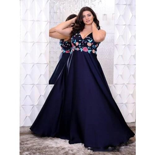 Stunning Navy Blue Plus Size Prom Dresses V-Neck Floral Appliques Evening Gowns A-Line Floor Length Chiffon Formal Dress