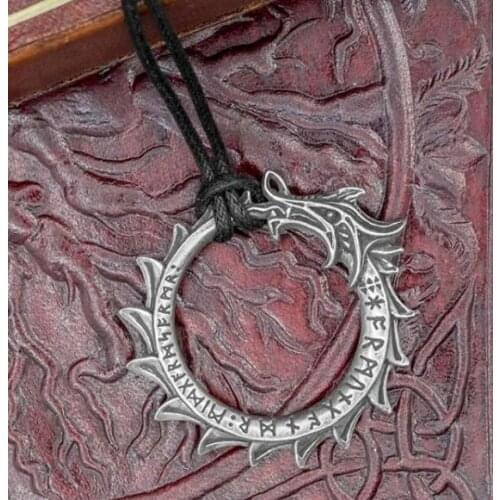 20pcs Dragon Viking Icelandic Vegvisir Helmet Horror In Runic Circle Pendant Magical Staves Compass Rune Amulet Collier Necklace