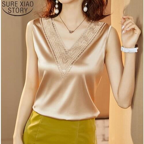 2021 Spring New Pleated Women Shirts Fashion Stand Collar Office Lady Tops Chiffon Blouse Women Puff Sleeve Solid Female 12725