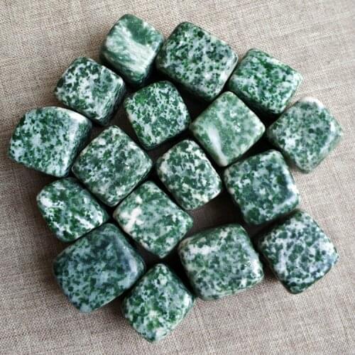 Natural green stone gravel small square crystal stone ornaments fish tank flower decoration stone ore specimen