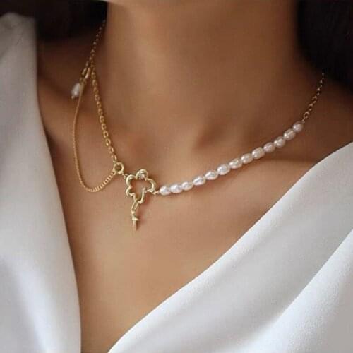 VSnow French Vintage Cubic Zircon Natural Pearl Flower Asymmetric Pendant Necklace for Women Gold Hollow Out Necklace Jewelry