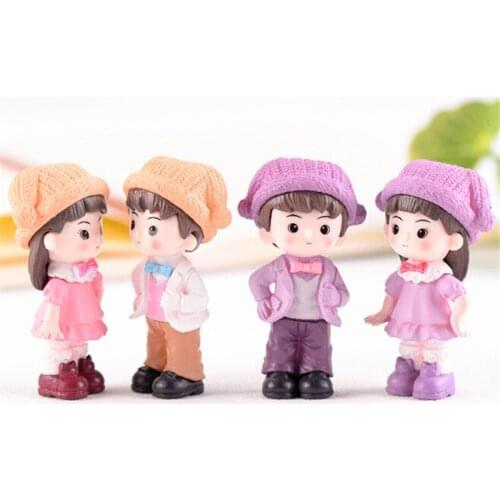Couple with hat Resin Miniature Figurine Fairy Garden Decor Micro Landscape