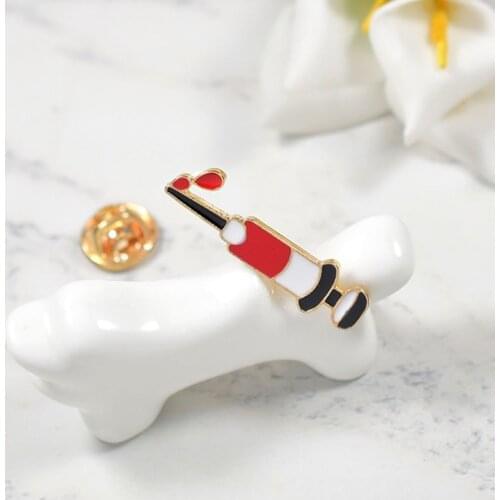 Enamel Syringe Brooch Lapel Pin Fashion Jewelry Gift for Doctor Nurse Dropshipping