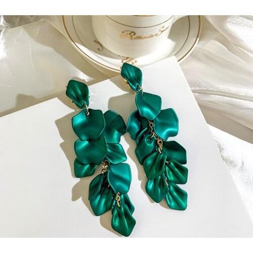 Womens Petal Long Dangle Earrings Fashionable Ear Accessories Earrings For Women Exquisite Jewelry Gifts Boucle Oreille Femme