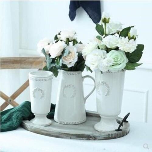 European style creative fashion modern minimalist ceramic vase, home restaurant and bar table decoration, beautiful flower