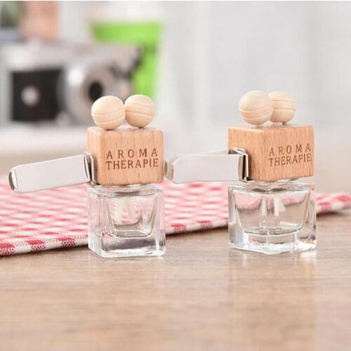 The Air Outlet Of Vehicle Car In Addition To Smell The Perfume With Empty Bottles With Essential Oils F20171960