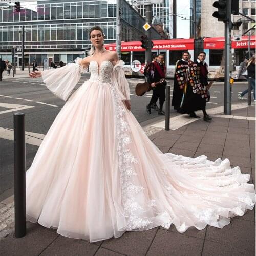 Julia Kui New Arrival Detachable Sleeve Ball Gown Wedding Dresses Luxury Royal Train Lace Princess Dream Vintage Wedding Gowns
