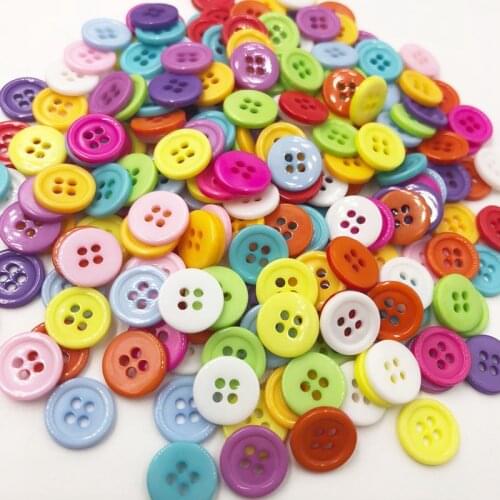 50pcs New 15mm 4 holes Plastic Button / Sewing lots Mix PT52