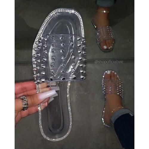 2021 Hot Selling Womens New Jelly Slippers Large Size PVC Rivet Spiked Beach Slippers Outdoor Wild Diamond Sandals Shoes 37-42