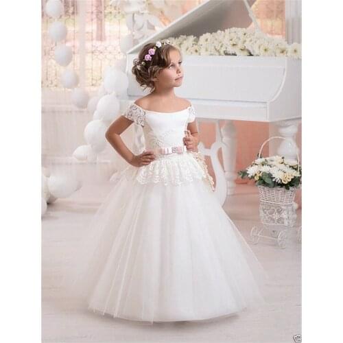 2018 Romantic A Line Shoulderless Flower Girl Dress for Weddings Bow Belts Girl Party First Communion Dress Tulle Pageant Gown