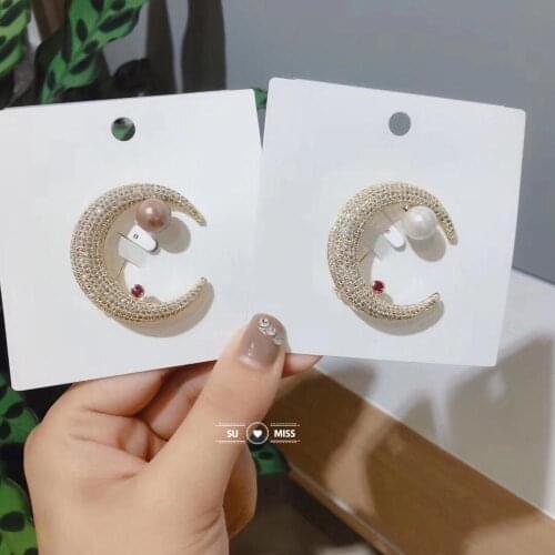 Free Shipping New Vintage Large Moon Brooches for Women Winter Coat Accessories Elegant Party Accessories High Quality New