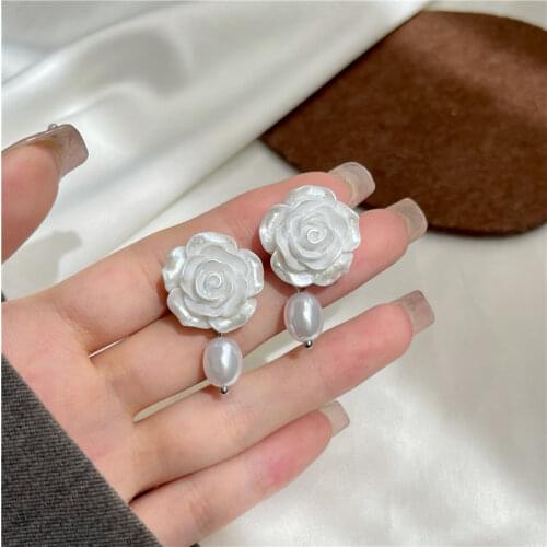 Pearls Flowers Stereoscopic Vintage Clip on Earrings Women High Korean Earrings