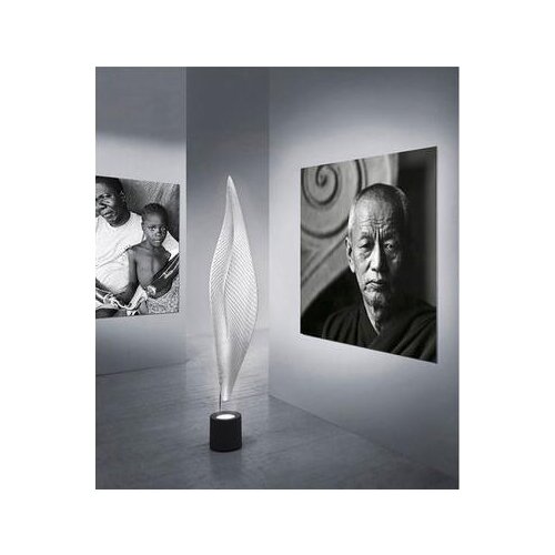 Designers creative and simple personality LED simple studio bookstore living room bedroom study floor lamp