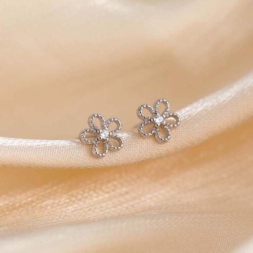 Korean Style Mini Cute Hollow Little Sunflower Stud Earring Women Temperament Ear Pin Stud Earrings Fashion Ear Jewelry Gift