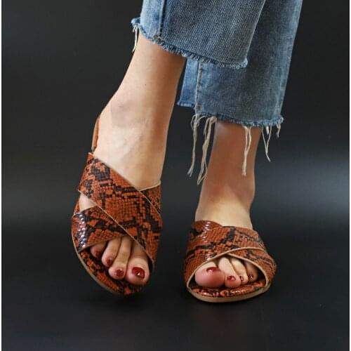 2020 summer new snake pattern female slippers flat bottom cross pattern sandals tide straight open toe sandals X191