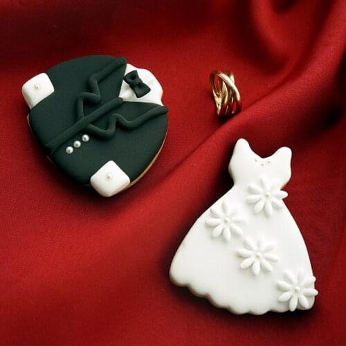 Simulation biscuit Sugar Cookies Wedding dress biscuits Wedding set up background props Window display