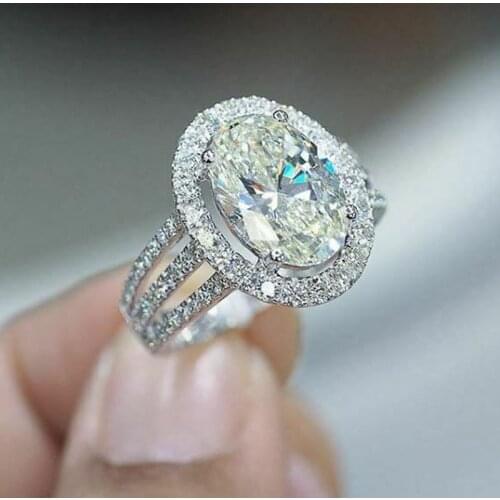 Huitan Delicate Female Finger Rings with Oval Cubic Zirconia Shiny Bride Wedding Ring Stylish Accessories for Party Jewelry Bulk
