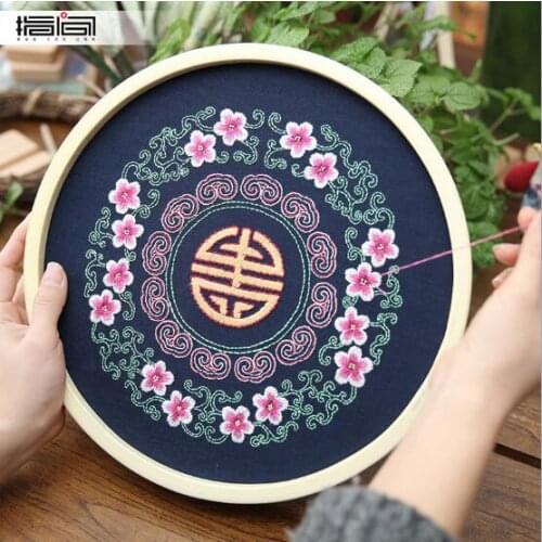 30x30cm bamboo hoop cartoon animal Ribbon embroidery kit flowers small pictures fabric embroidery needlework home decoration