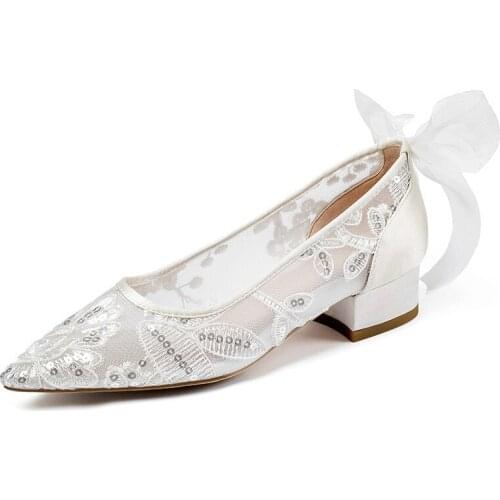 Low Heels Women Pumps Pointed Toe Mesh Embroider Block Heel Shoes White Lace Wedding Shoes Birdal Ribbon Bow Shoes Ladies