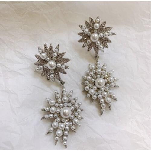 INSTAGRAM hipster Pearl earrings, big flowers, long fringe studs