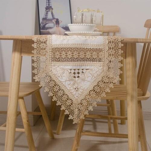 American Style Polyester Patchwork Handmade Cutwork Beige Table Runner For Wedding Party Home Banquet Decoration Cabinet Cover