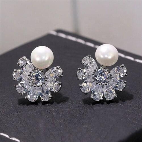 Huitan Newly Simulated Pearl Women Stud Earrings Elegant Bridal Wedding Engagement Accessories High Quality Trendy Jewelry 2021