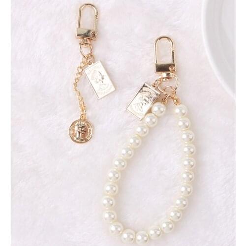 2021 Fashion Pearl Crystal Bottle Chain Keychain Car Women Handbag Keychain Jewelry