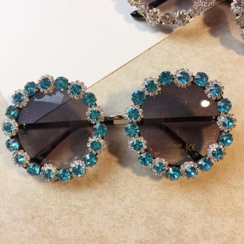 Unique Luxury Ladies Fashion Sunglasses Retro Round Crystal Flower Oversized Women Handmade Beach Sun Glassees NX