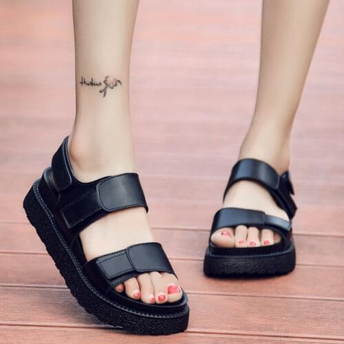 2021 Soft Leather Open Toe Platform Strappy Flat Cool Ladies Footwear Summer Fashion Causal Classic Black Chunky Women Sandals