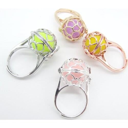 2018 New Collection Hollowed Floral Pattern Locket Cage DIY Felt Ball Fashion Aroma Perfume Essential Oil Diffuser Ring