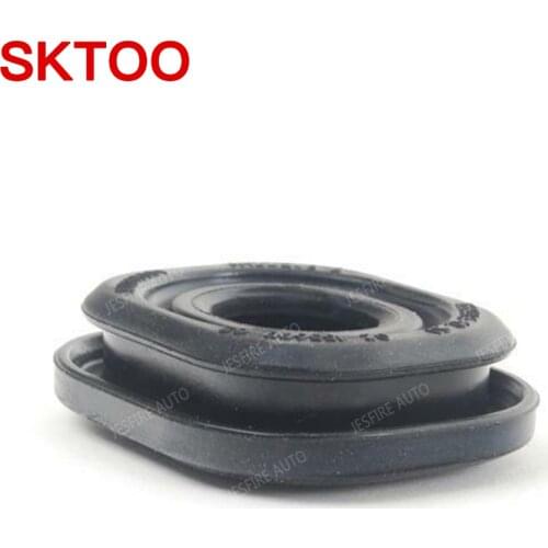 SKTOO For BMW F01 F07 F10 F12 F13 5 6 Series The bushing is mounted on the upper part of the radiator module 17117602064